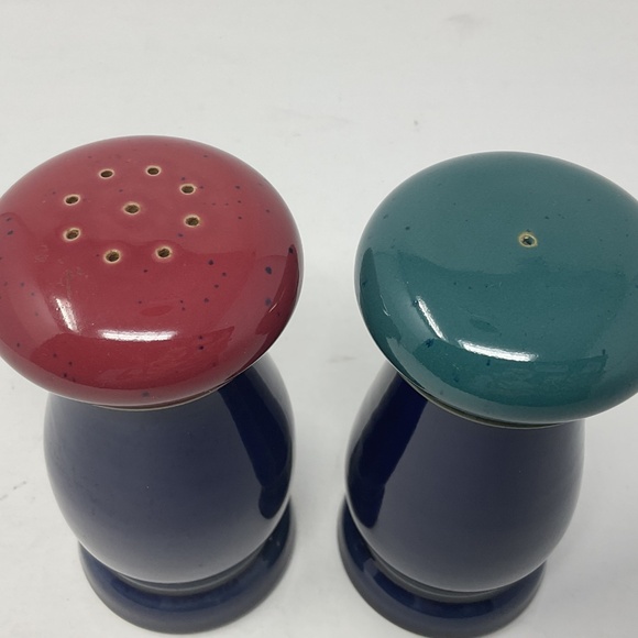 Denby Harlequin (retired) Stoneware Salt & Pepper Shaker Set - Picture 4 of 6